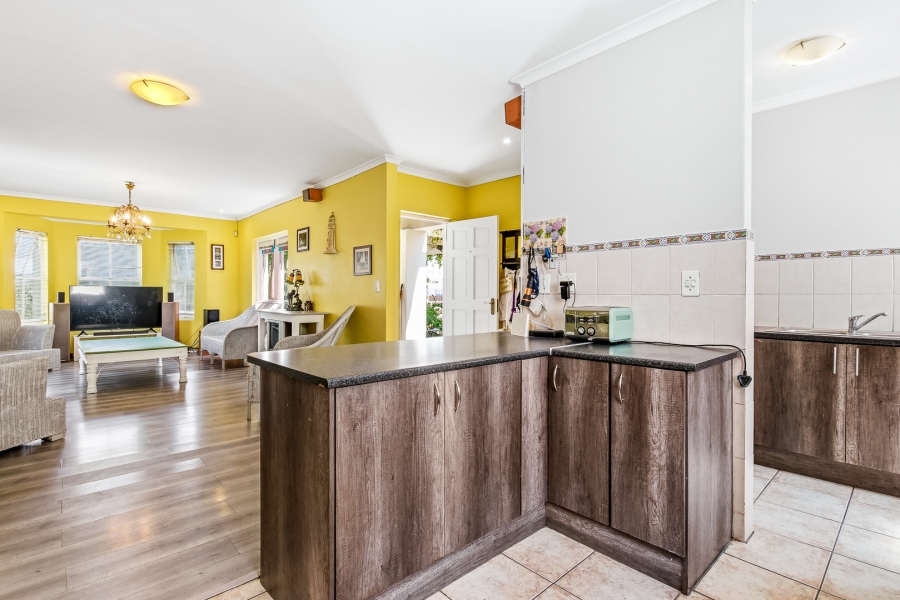 2 Bedroom Property for Sale in Zevenzicht Western Cape